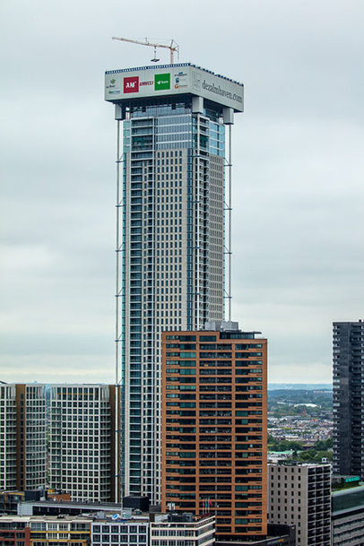 La grúa automontable Liebherr 34 K ha trabajado en el edificio más alto del Benelux